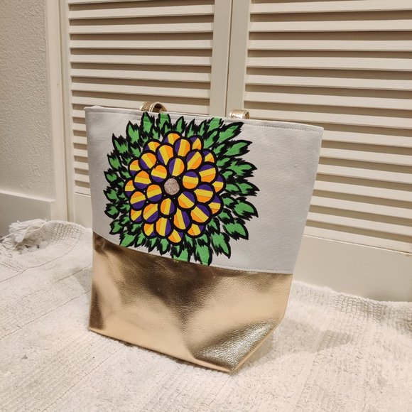 Tote Bag with Tricolor Flower design - Picture 4 of 7